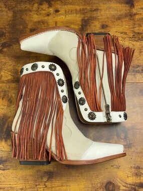 Mezcalero Western Boots Womens Size 8 White Fringe Concho Studded Boho Festival